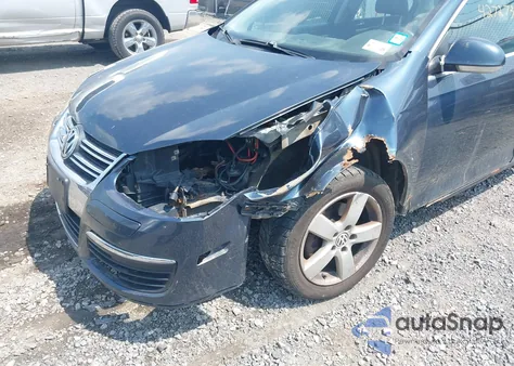 2009 Volkswagen Jetta Se/Sel from USA, damaged, VIN 3VWRZ71K89M020283